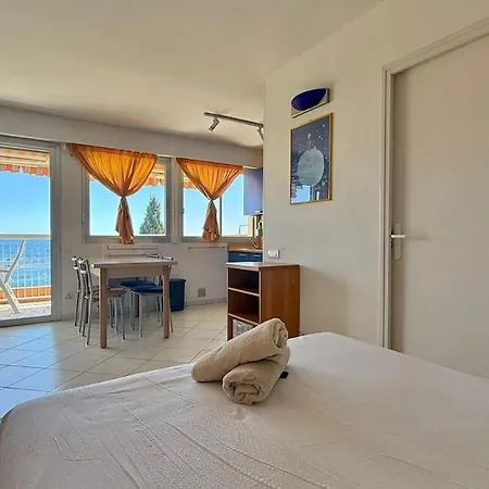 Avec Vue Panoramique Sur La Mer, Balcon, Parking, Acces Prive A La Saint-Raphael (Var)