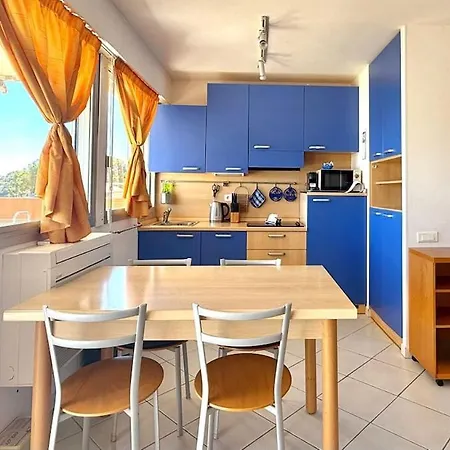 Apartment Avec Vue Panoramique Sur La Mer, Balcon, Parking, Acces Prive A La